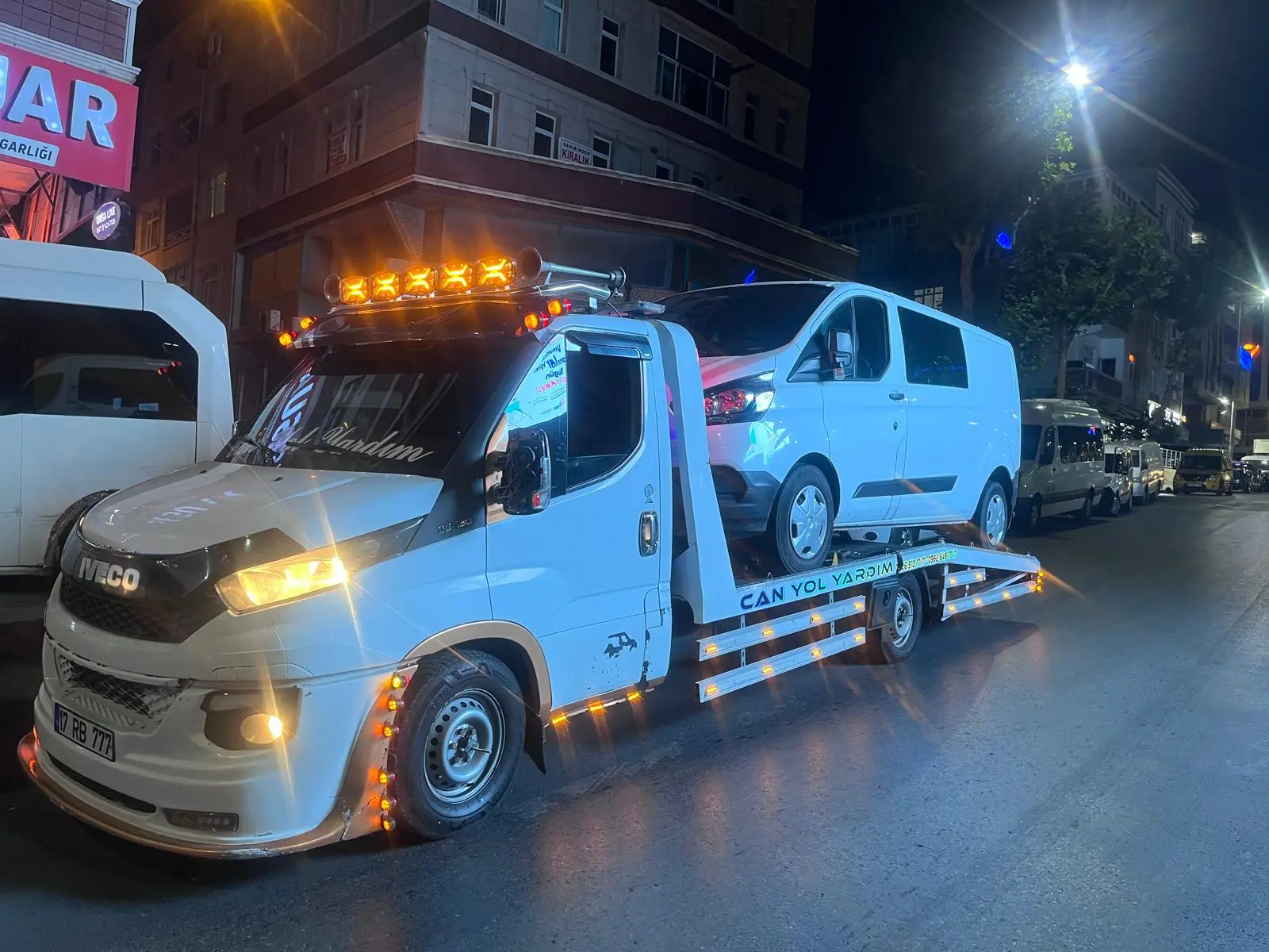 Lastik Patlamasında Doğru Müdahale: Sürücülerin Bilmesi Gereken 8 Altın Kural